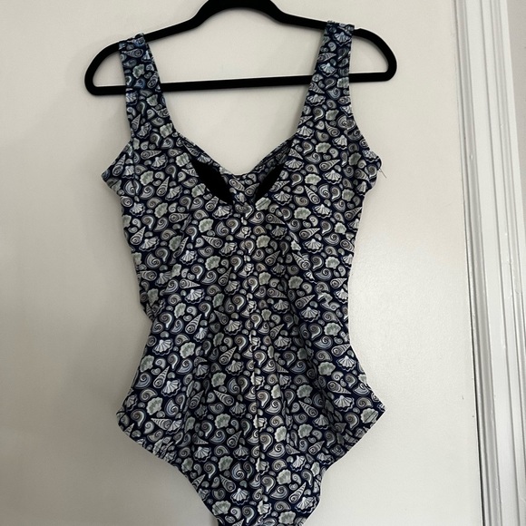 NWOT Island Pearls Women’s 12 Blue Seashell One Piece Ruched Front Bathing Suit. - Picture 8 of 16